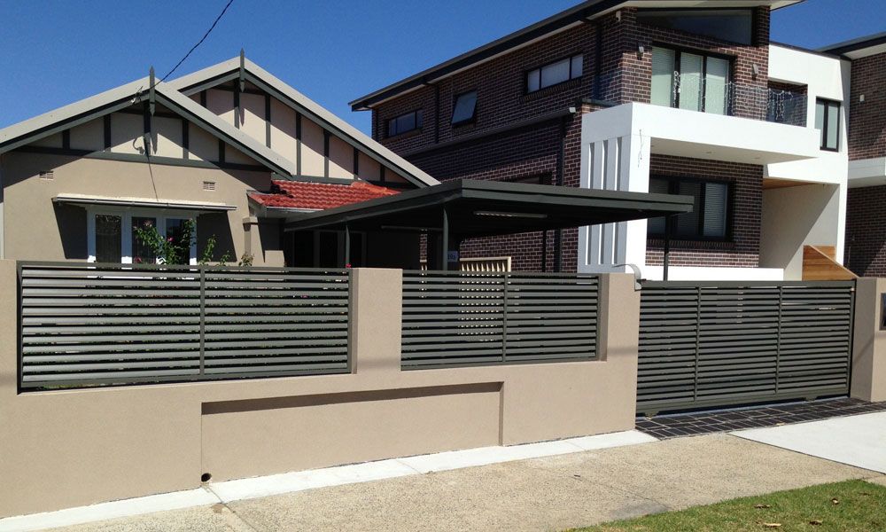 Louvre Infill Fencing & Sliding Driveway Gate