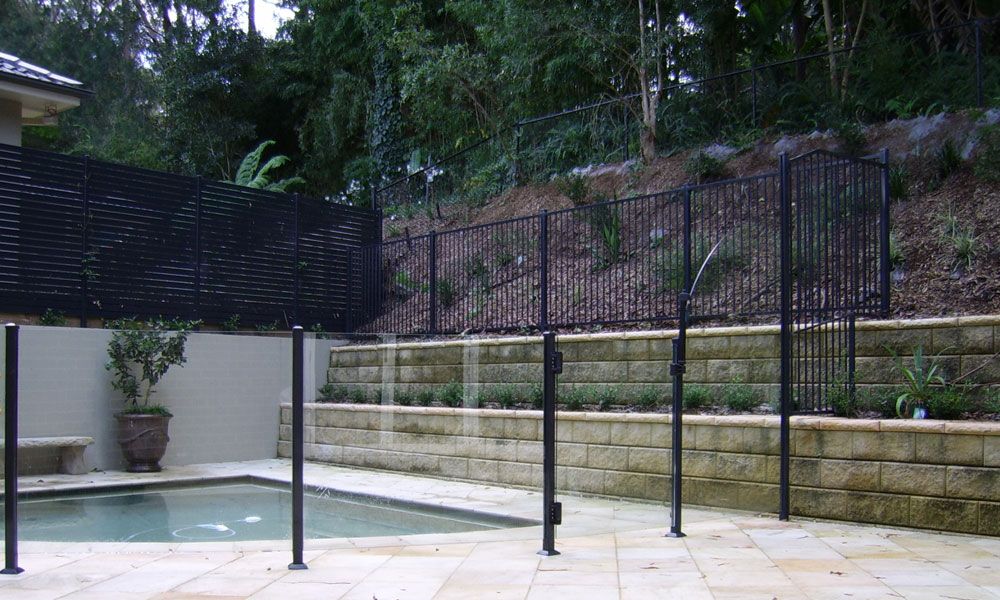 Semi-Frameless Glass & Slat Pool Fencing