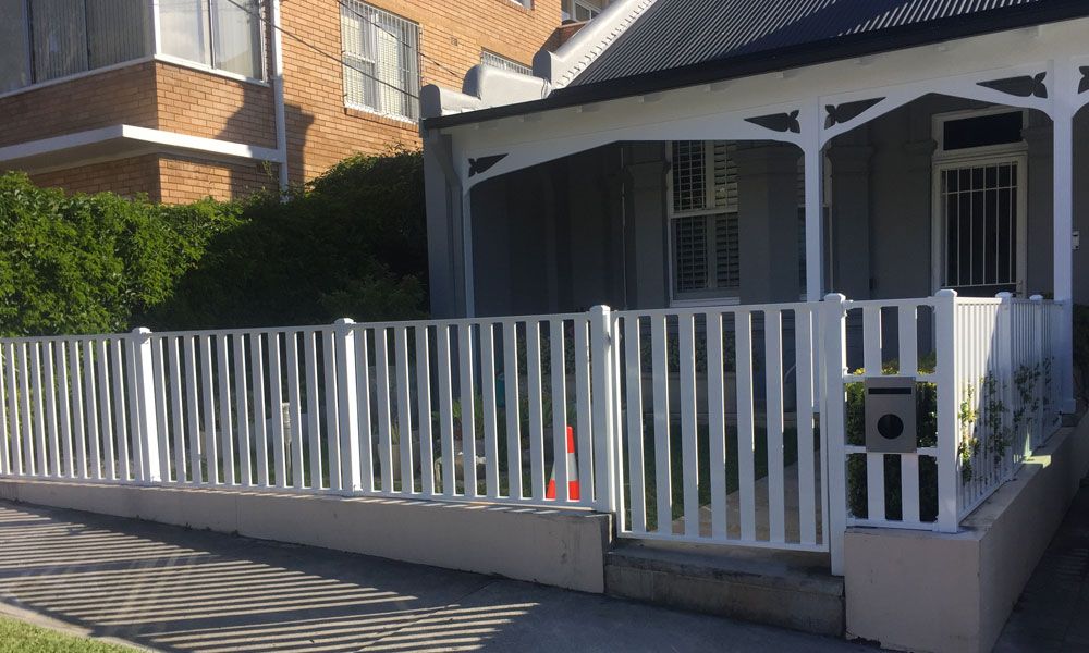 Powder-coated Aluminium Garden Fencing